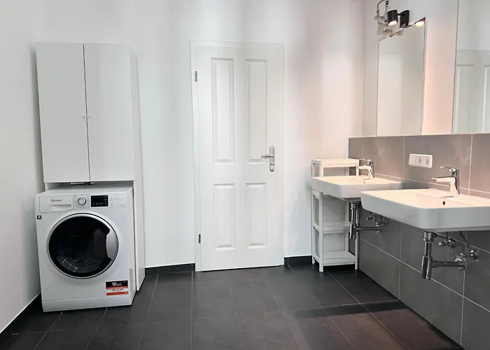 Be In At Charlottenburg Castle Apartament