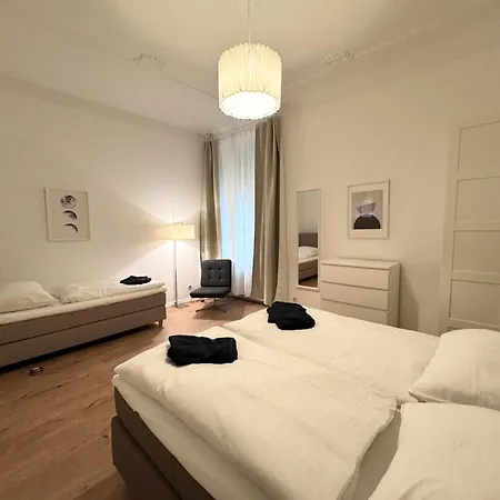 Be In At Charlottenburg Castle * Βερολίνο