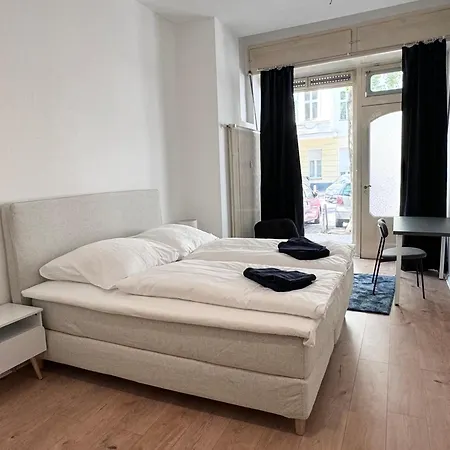 Be In At Charlottenburg Castle Apartmán *