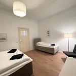 Be In At Charlottenburg Castle Apartmán