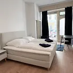 Be In At Charlottenburg Castle Apartmán *