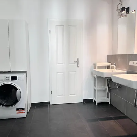 Be In At Charlottenburg Castle Apartment