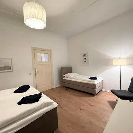 Be In At Charlottenburg Castle Apartment